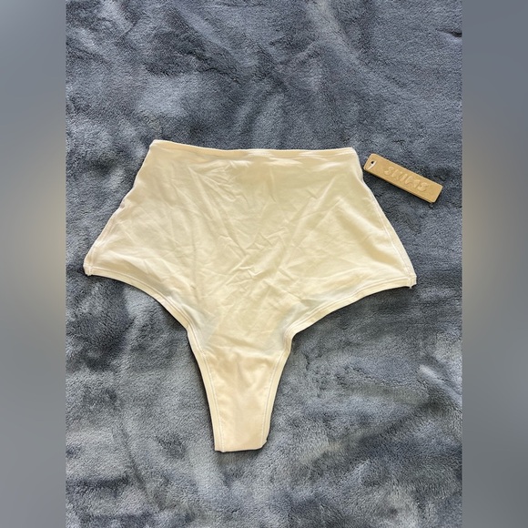SKIMS High Waisted Thong in Sand, size Small NWT! - Picture 4 of 9